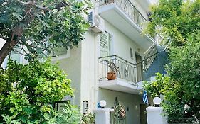 Costas Rooms